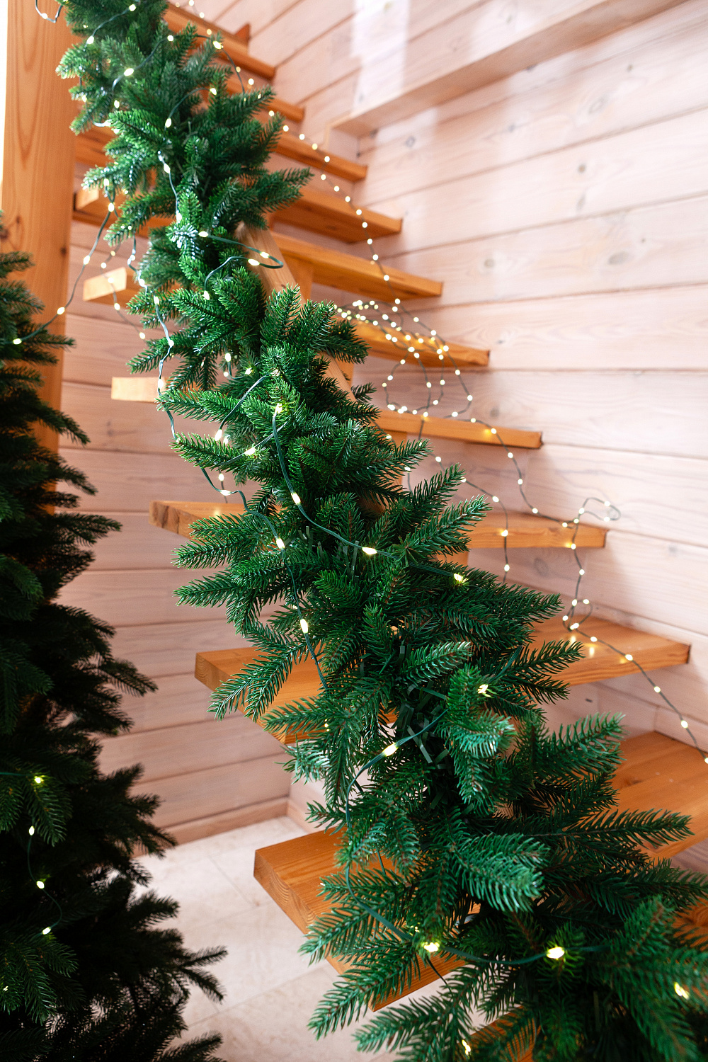 Гирлянда хвойная МОНИКА