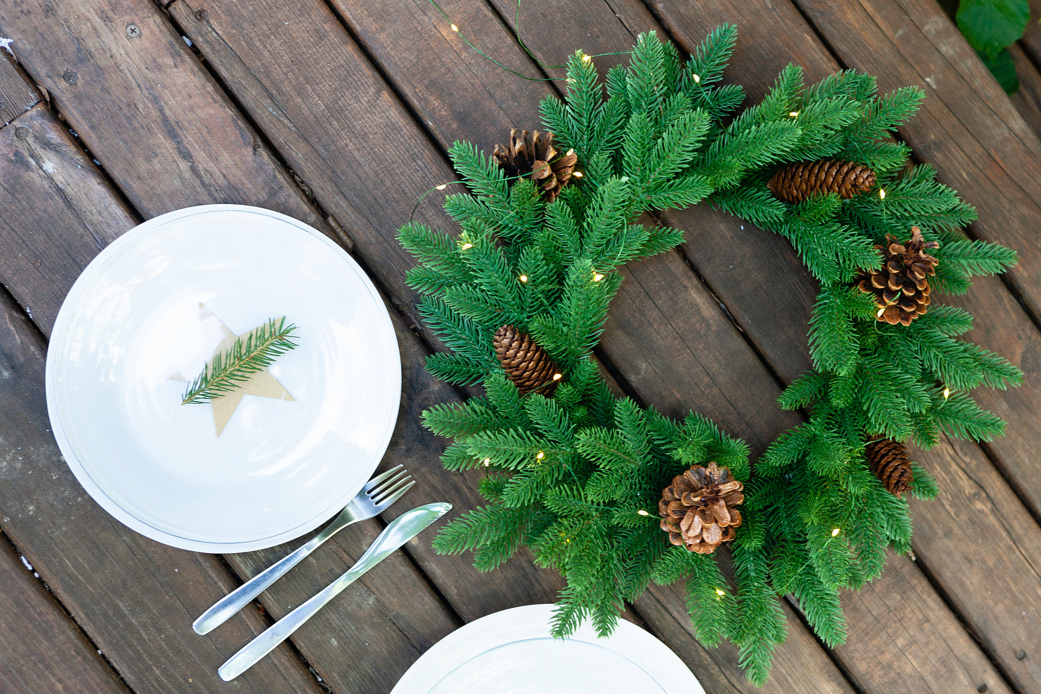 Венок  МОНИКА с шишками h50см